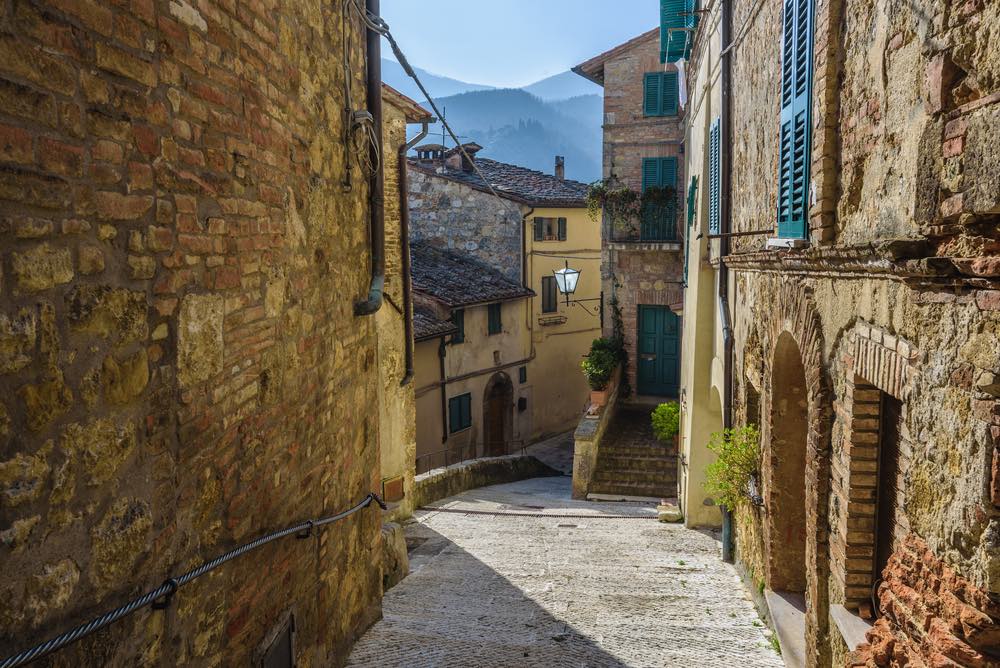 Cetona è uno dei borghi più belli d'Italia in Toscana. Vicino a Chiusi, nella Val di Chiana senese è una meta ideale per un weekend romantico