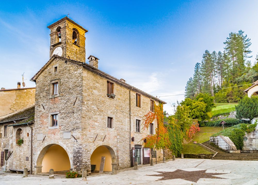 Palazzo dei Capitani a Palazzuolo sul Senio, borgo toscano nell'Alto Mugello definito "Villaggio ideale"