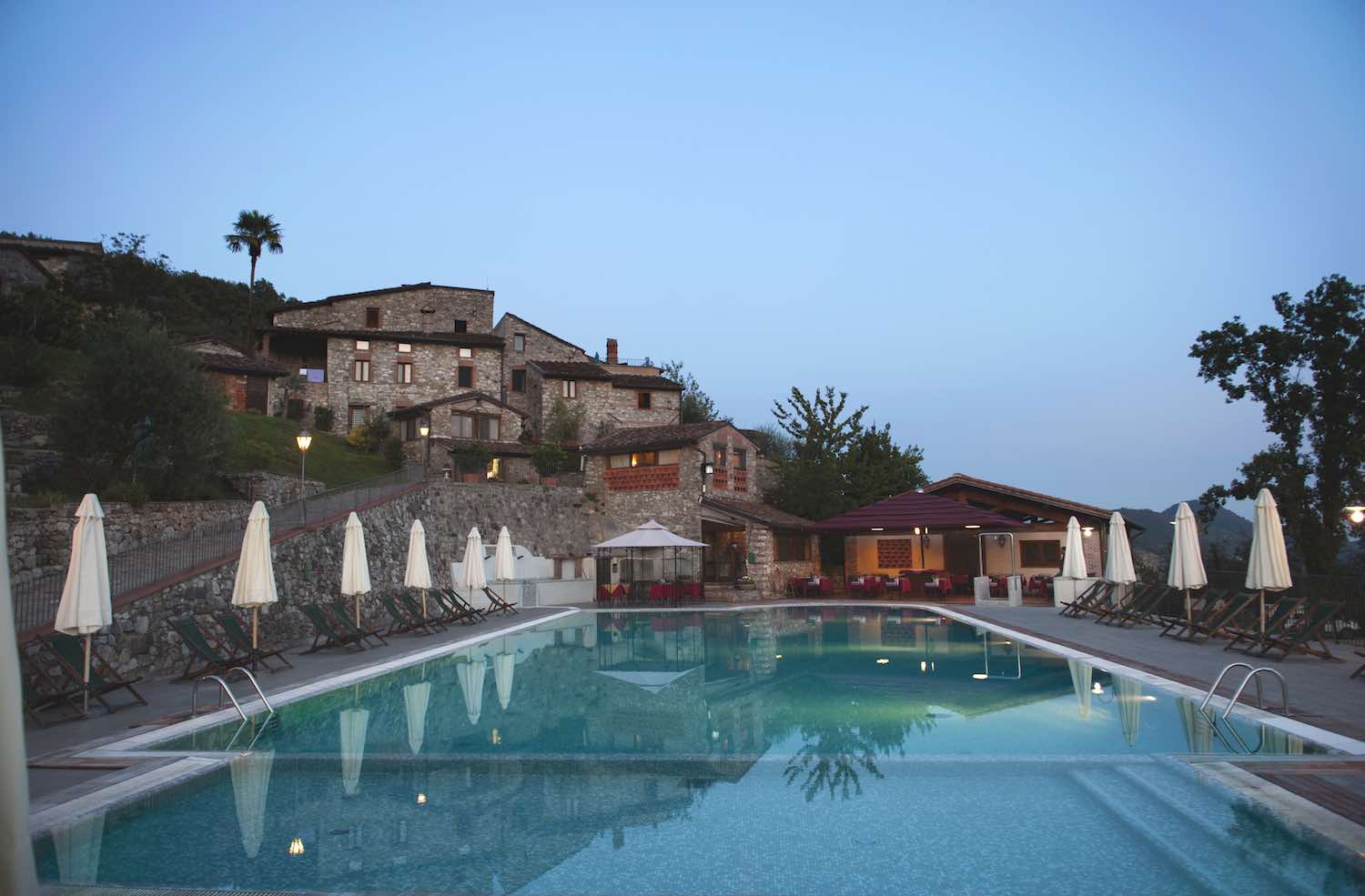 Borgo Giusto è un albergo diffuso in un borgo del Seicento tra Lucca e Firenze. Offre inoltre: ristorante, bottega, SPA & Wellness e 2 piscine
