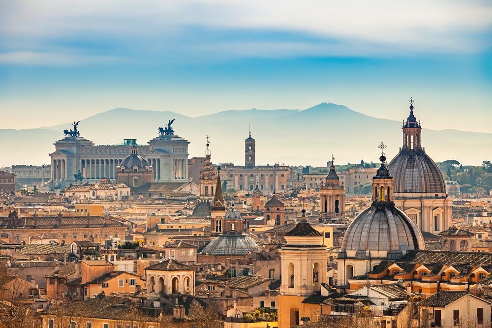 Perché Firenze venne scelta come capitale d'Italia nel 1864? Cause ed effetti di Firenze capitale d'Italia, dall'urbanistica alla politica.