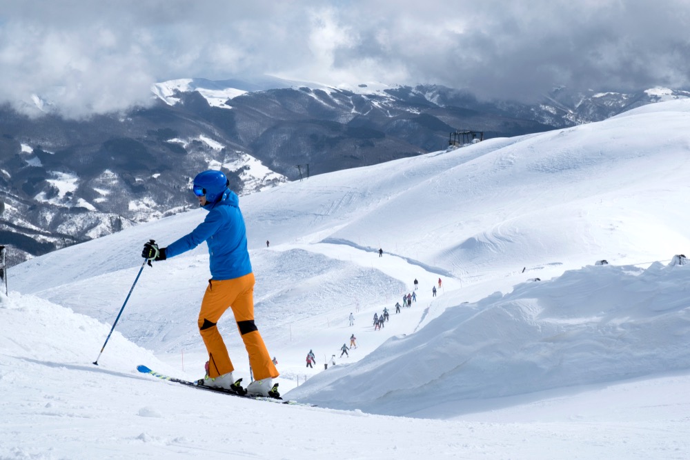 Vuoi venire a sciare in Toscana? Ecco le 7 località sciistiche toscane dove trovare impianti di risalita, strutture, snowpark e campi scuola