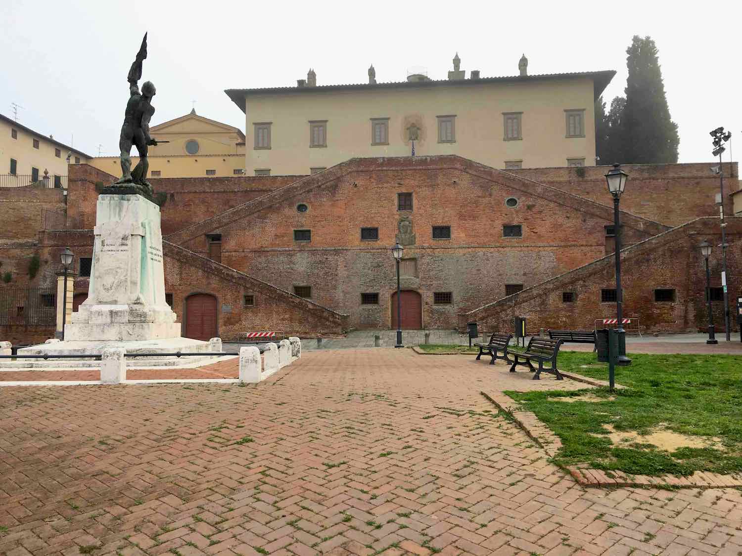 La Via dei Presepi di Cerreto Guidi è una mostra-concorso che vede protagonista un intero borgo toscano nel realizzare presepi artigianali