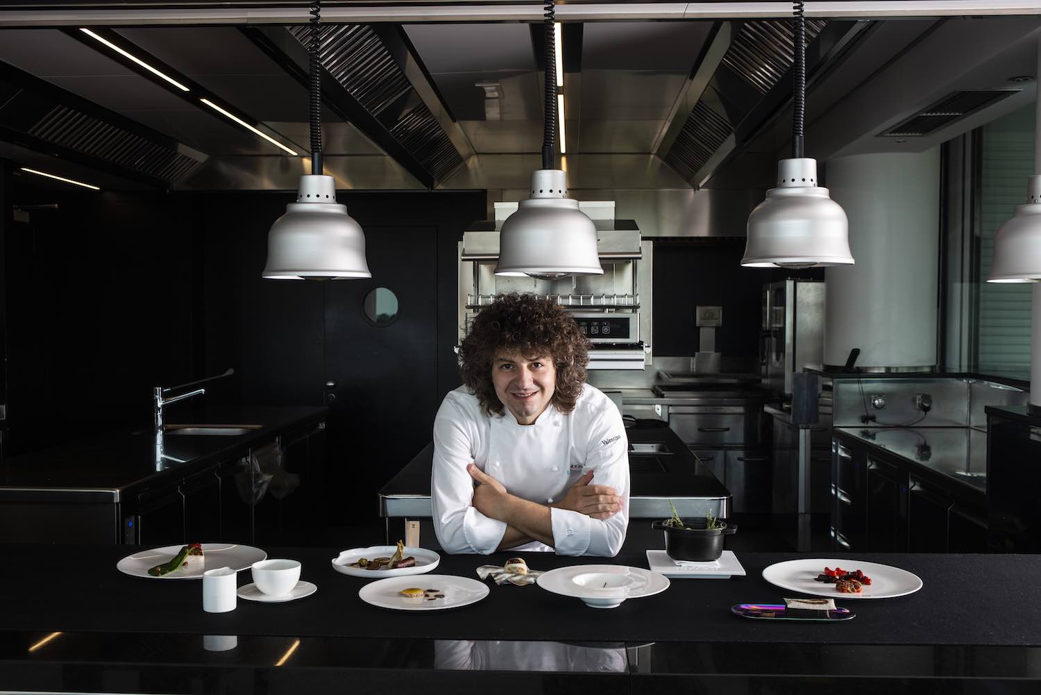 La cucina contemporanea raccontata da Valentino Cassanelli, chef neostellato del Lux Lucis il ristorante dell'Hotel Principe di Forte dei Marmi