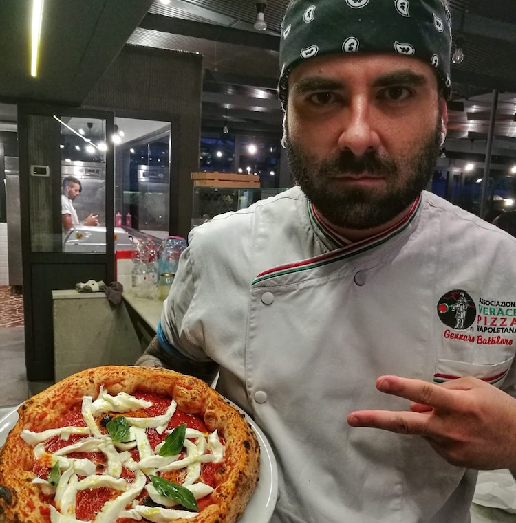 Gennaro Battiloro, maestro pizzaiolo della Pizzeria Battil'Oro di Querceta (Forte dei Marmi, Versilia) è uno dei migliori pizzaioli d'Italia