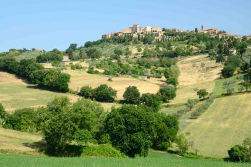 Casole d'Elsa è uno dei borghi toscani più belli della Valdelsa, territorio tra Firenze e Siena, al confine con la zona del Chianti e della Val di Merse.