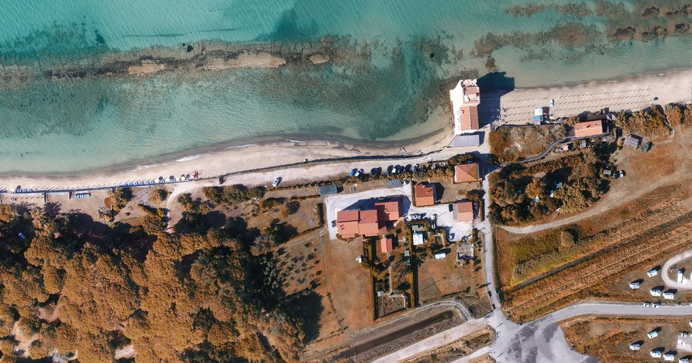 Il Parco della Sterpaia, tra Piombino e Follonica, con i suoi 8 km di spiaggia è una delle località di mare più conosciute della Maremma