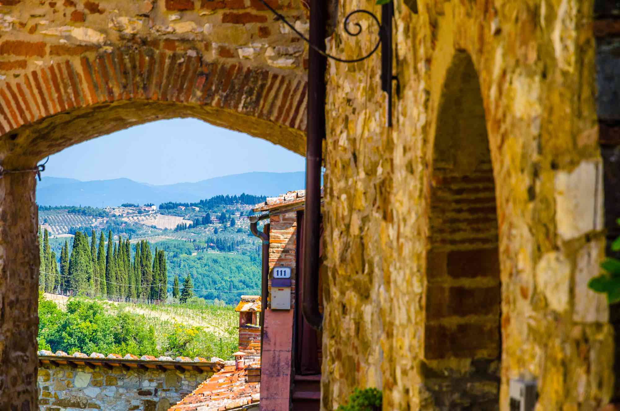 7 borghi del Chianti da visitare durante una vacanza in Toscana: scorci, piazze, castelli e viuzze per conoscere il vero Chianti Classico