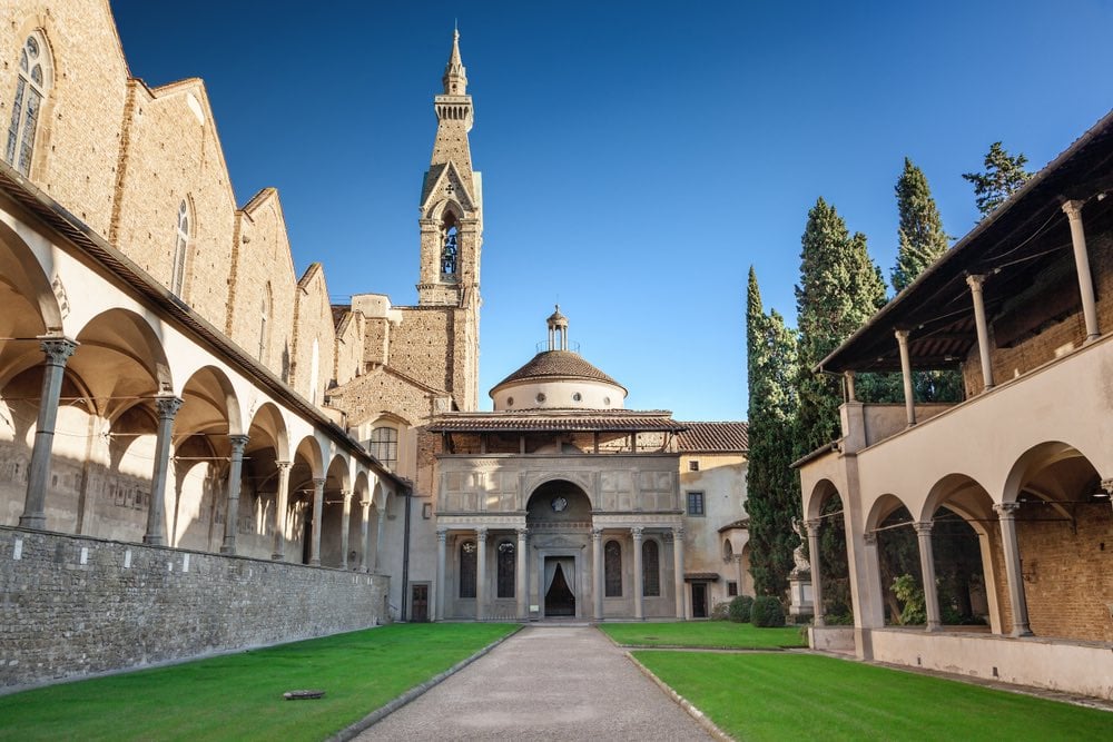 La Cappella dei Pazzi e il Chiostro di Santa Croce sono due esempi del Rinascimento fiorentino.