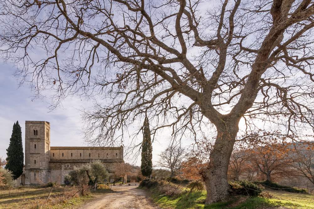 San'Antimo è una bellissima abbazia toscana in Val d'Orcia, in provincia di Siena