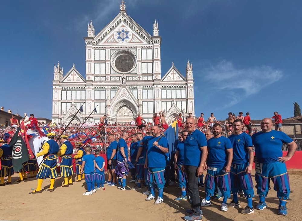 Il quartiere di Santa Croce a Firenze è sede della squadra di calcio in costume degli Azzurri