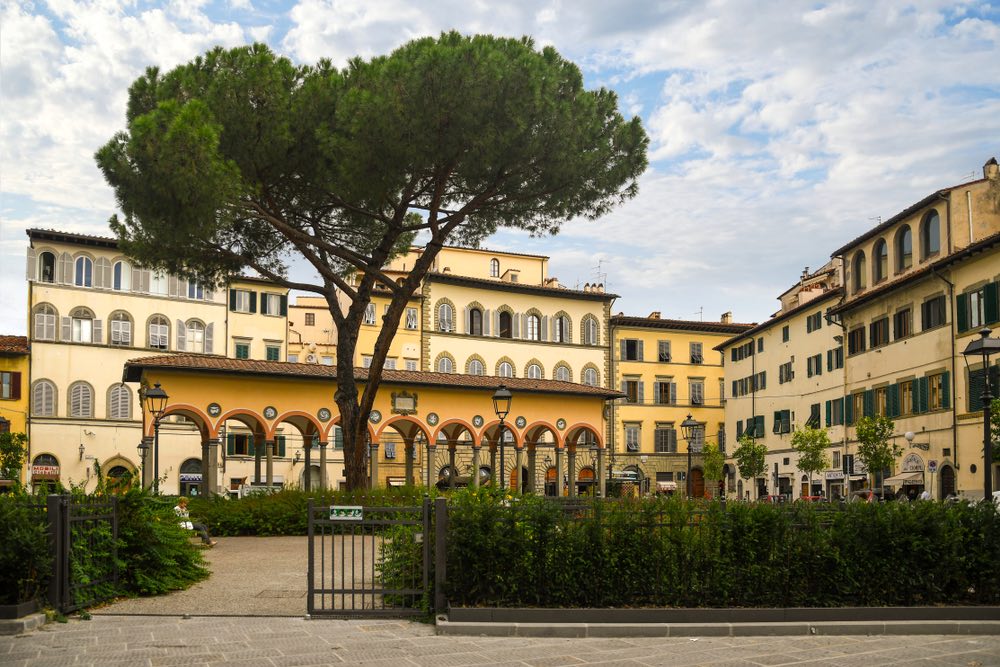 Piazza dei Ciompi è una delle più belle piazze a Firenze 