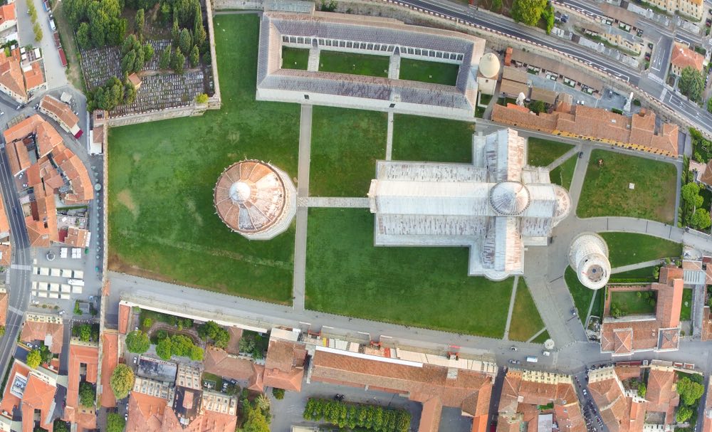 Piazza dei Miracoli a Pisa vista dall'alto