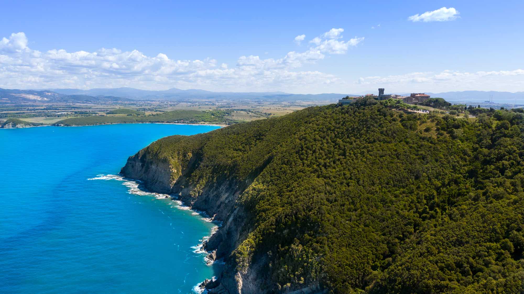 Costa degli Etruschi in Val di Cornia lungo il percorso delle torri costiere della Val di Cornia
