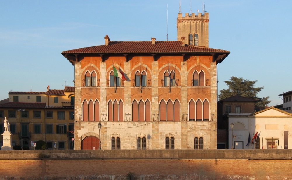 Palazzo Medici a Pisa, è uno degli esempi di gotico pisano