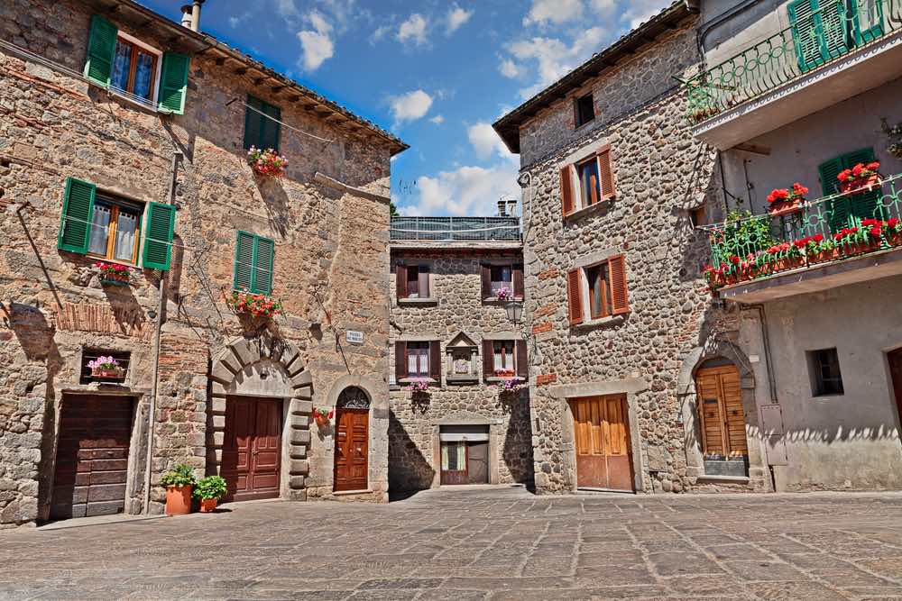 Abbadia San Salvatore, borgo toscano sul Monte Amiata