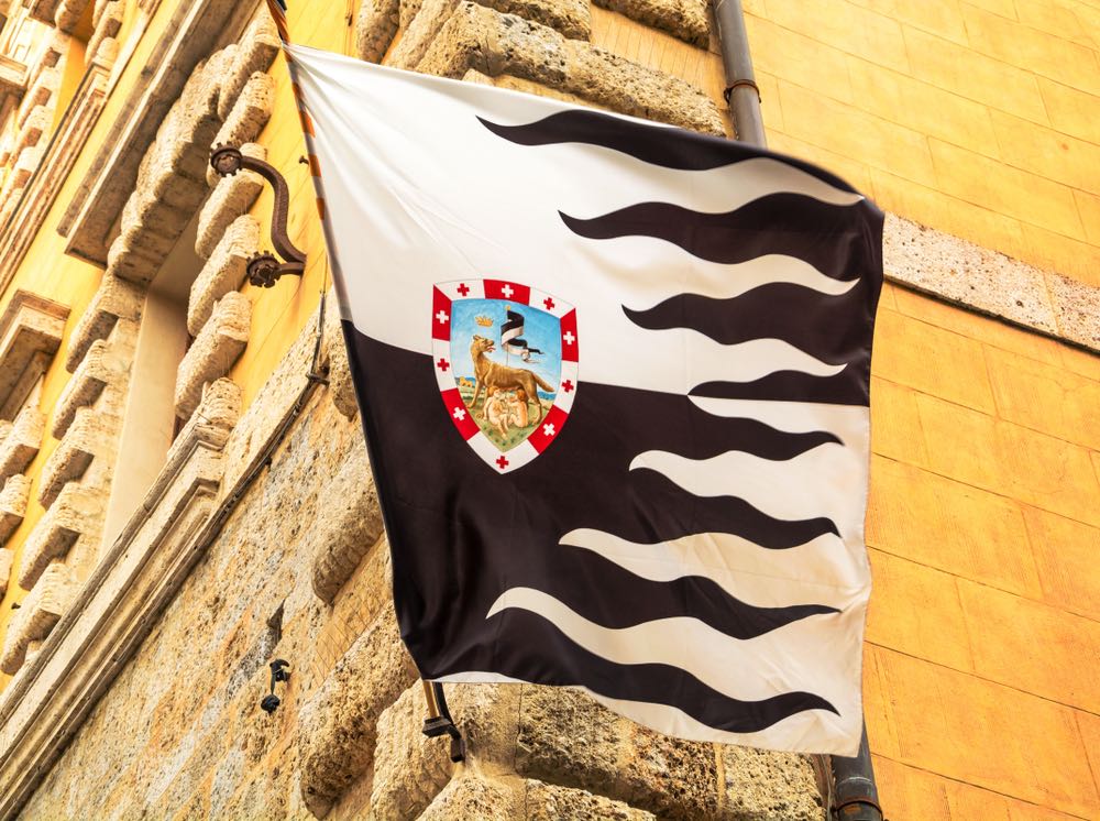 La bandiera della Repubblica di Siena è la Balzana