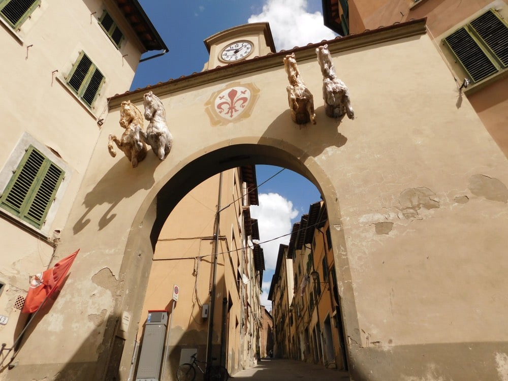 Una delle porte di ingresso nel borgo toscano di Castelfiorentino