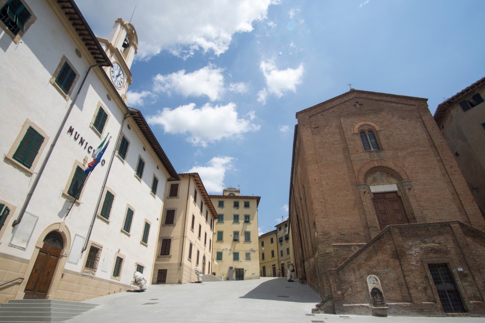 San Leonardo e il Municipio di Castelfiorentino