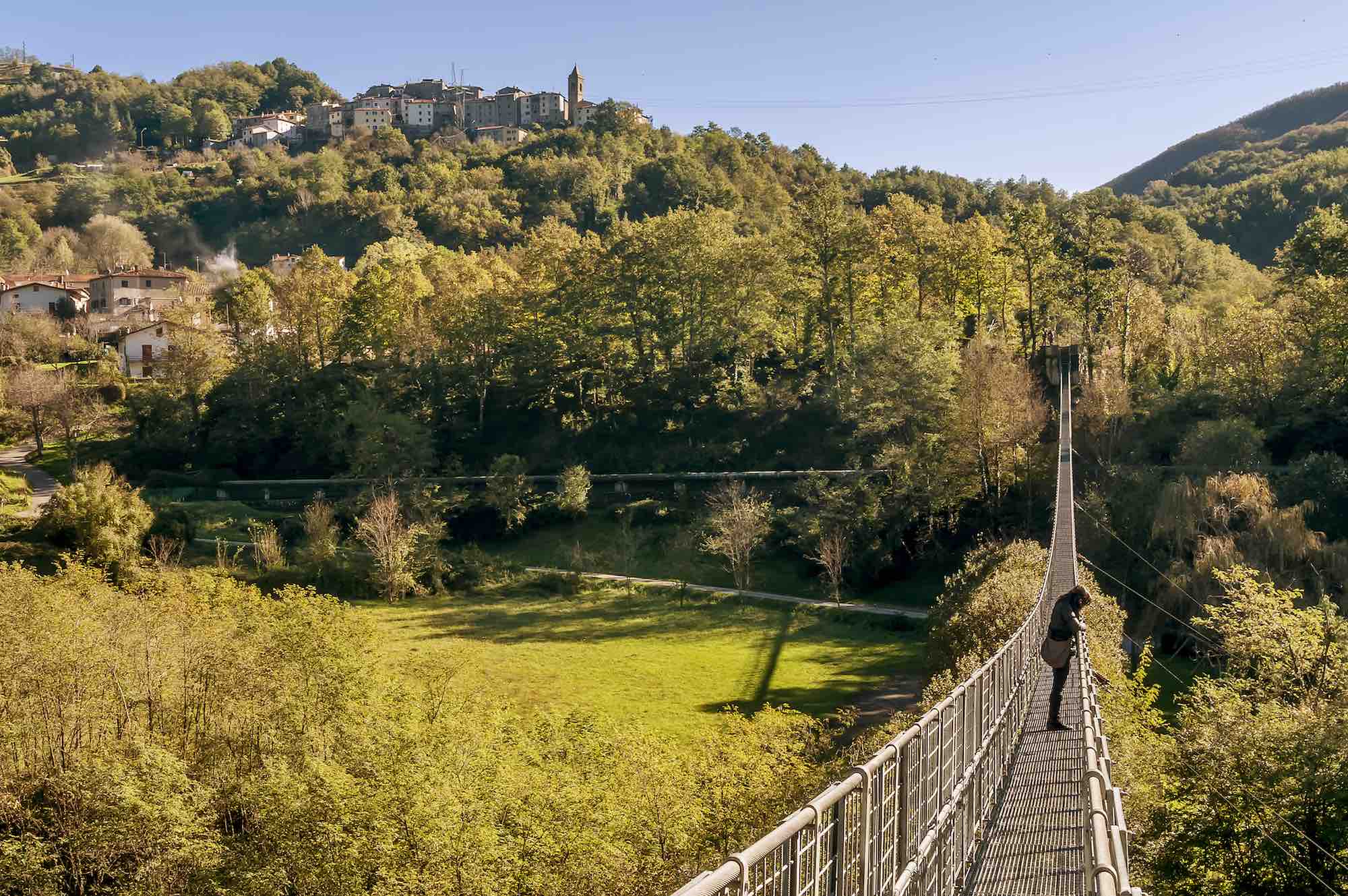 Il Ponte Sospeso delle Ferriere in Toscana, è uno dei ponti sospesi più lunghi del mondo