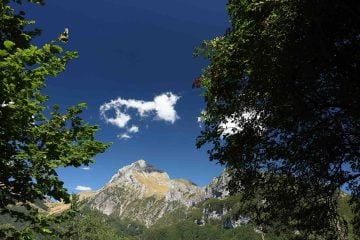 La Pania della Croce è una montagna toscana sulle Alpi Apuane