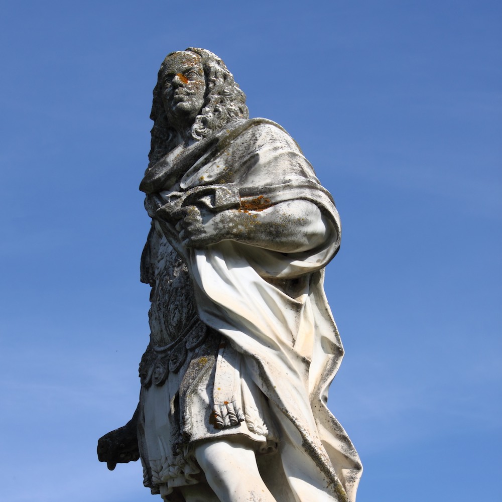 Statua di Cosimo III dei Medici a San Quirico d'Orcia