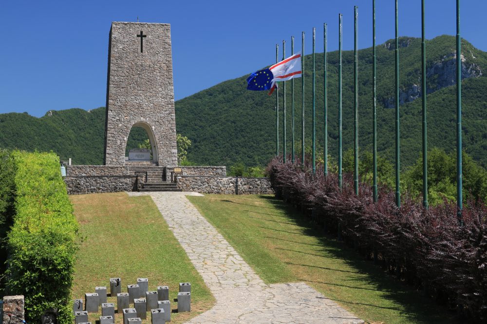 Monumento ai caduti nel borgo di Sant'Anna di Stazzema