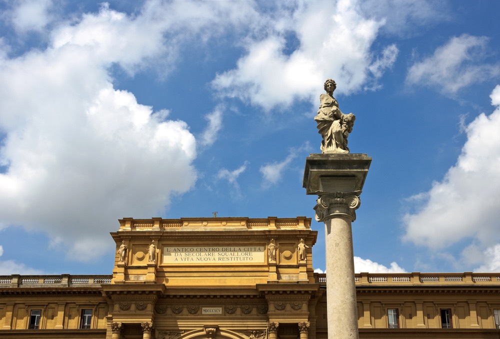 La Colonna dell'Abbondanza in Piazza della Repubblica a Firenze 