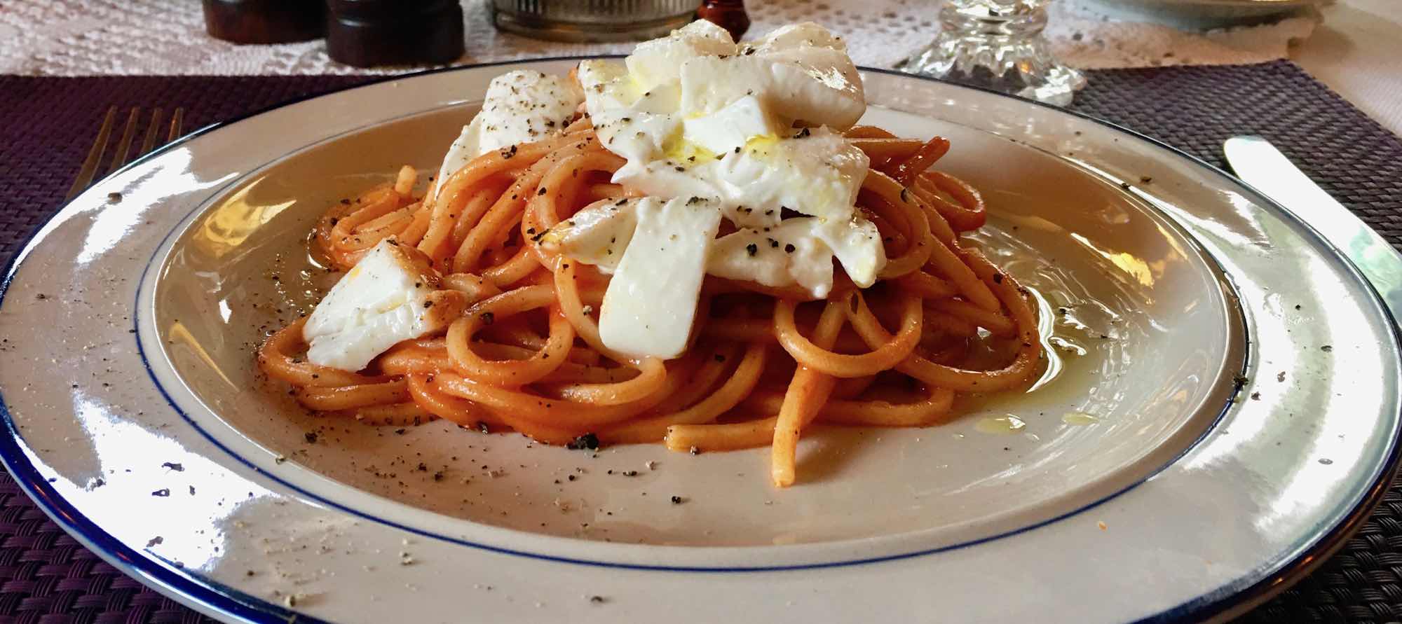 Spaghetti al pomodoro e mozzarella di bufala al Gilda Bistrot a Firenze