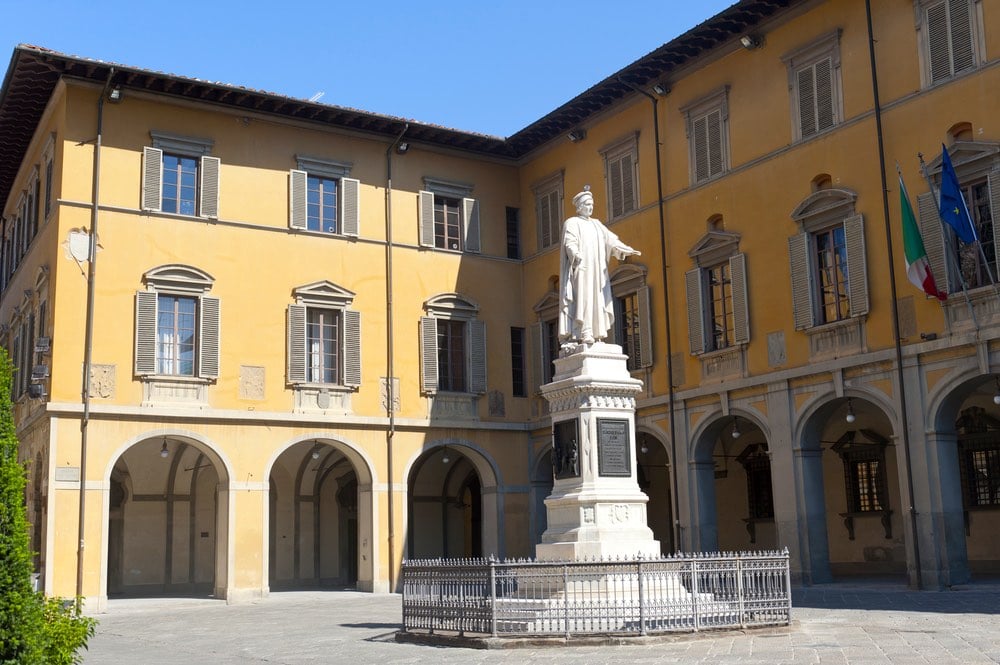 Statua di Francesco Datini a Prato