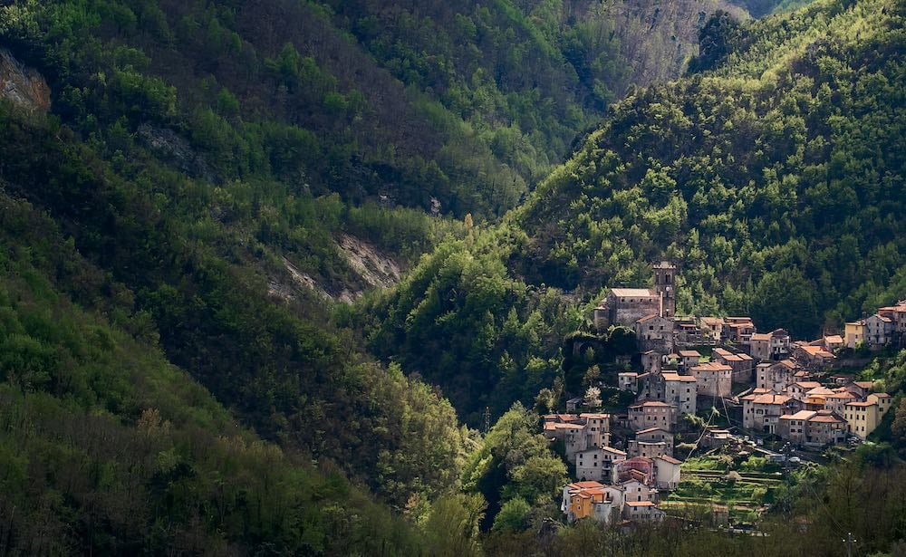 Il borgo di Equi Terme in Toscana in provincia di Massa Carrara
