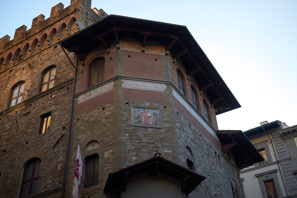 Il Palazzo dell'Arte della Lana a Firenze è oggi sede della Società Dantesca Italiana