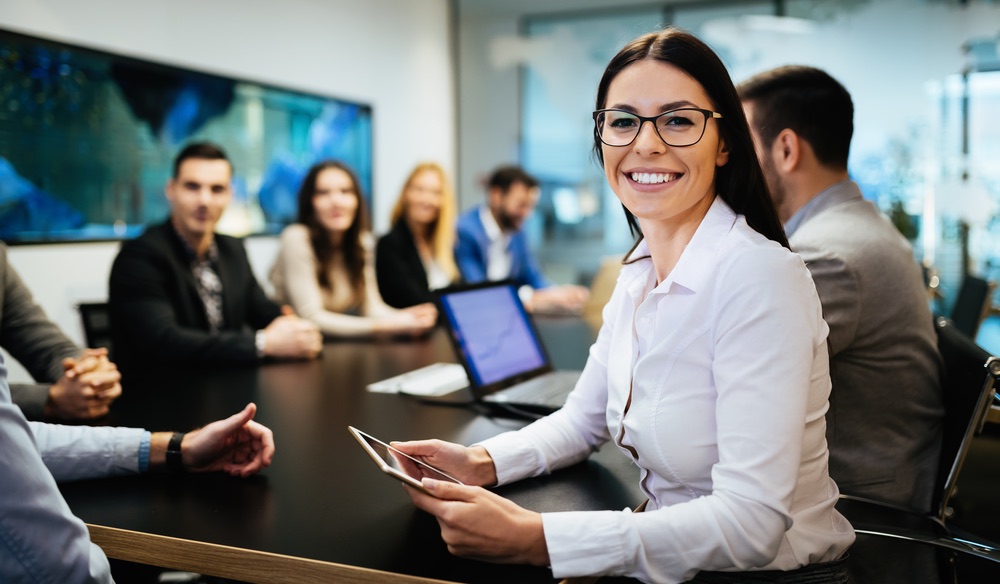 Team di lavoro in azienda a una riunione