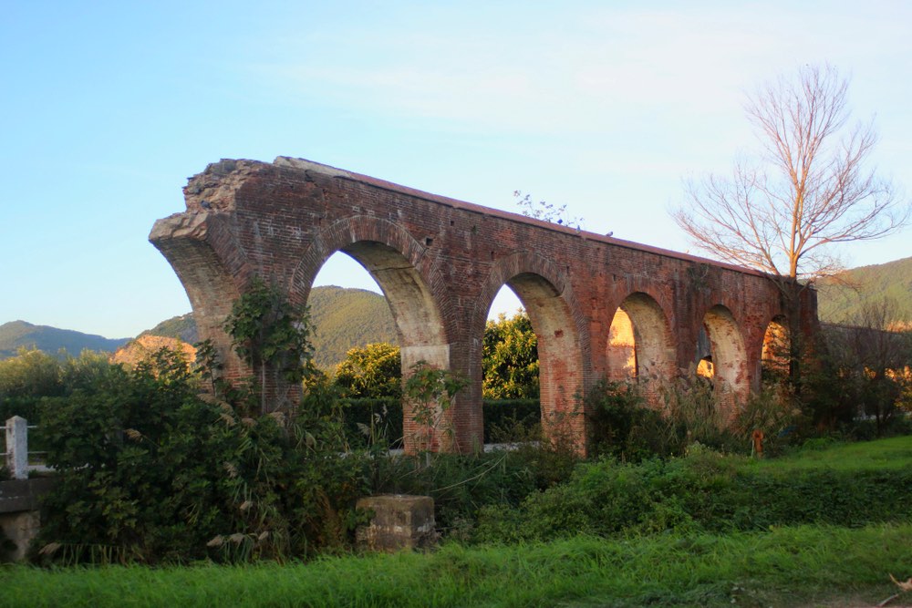 Acquedotto romano a San Giuliano Terme in provincia di Pisa