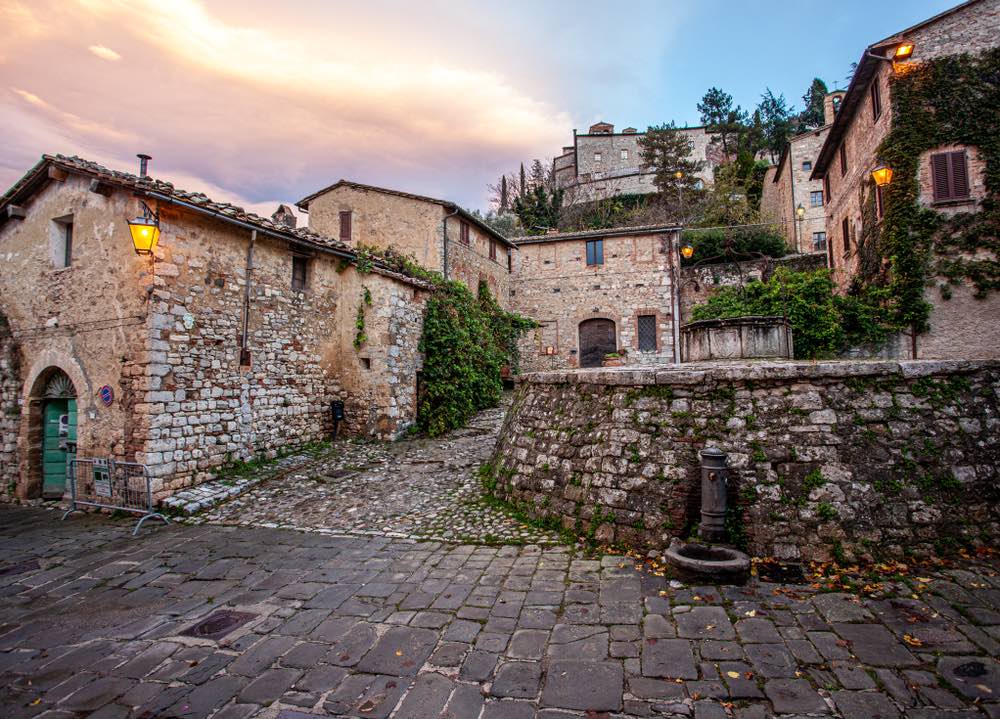 Il piccolo borgo medievale di Rocca d'Orcia