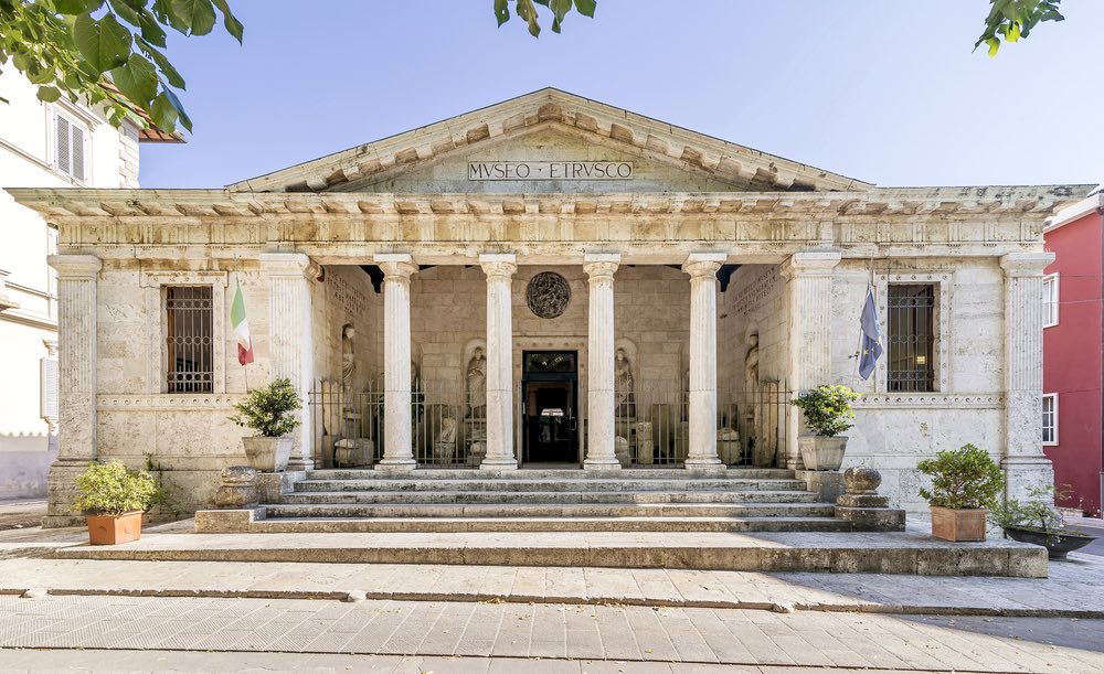 Entrata del Museo Etrusco Nazionale di Chiusi in Toscana