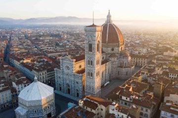 Vista aerea del Duomo di Firenze all'alba