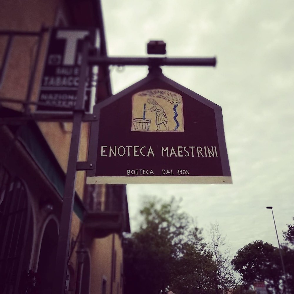 Insegna dell'Enoteca Maestrini a Donoratico