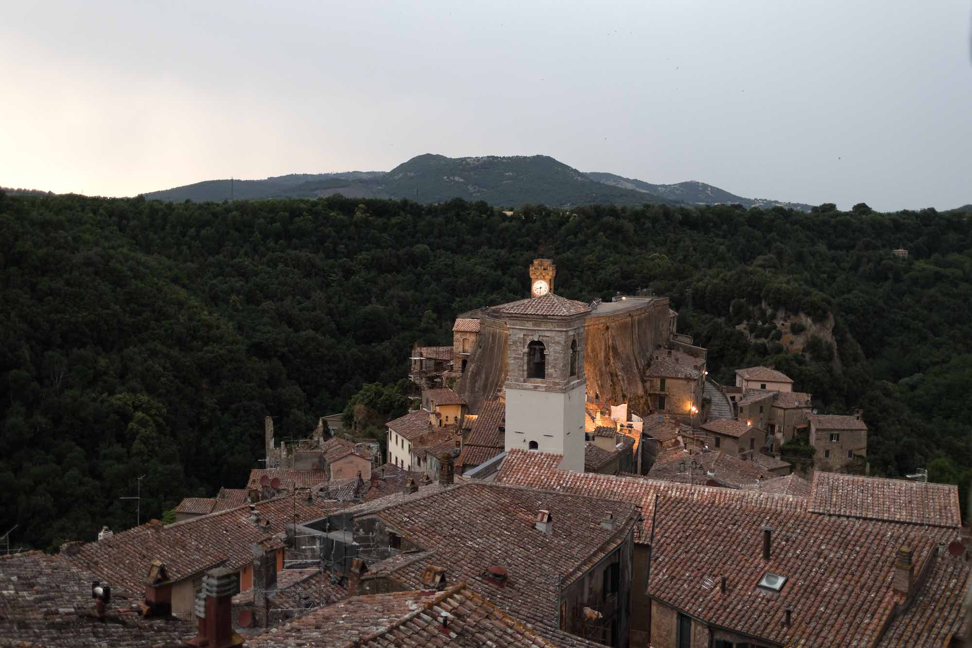 Panorama dalle camere dell'Hotel della Fortezza a Sorano, Toscana