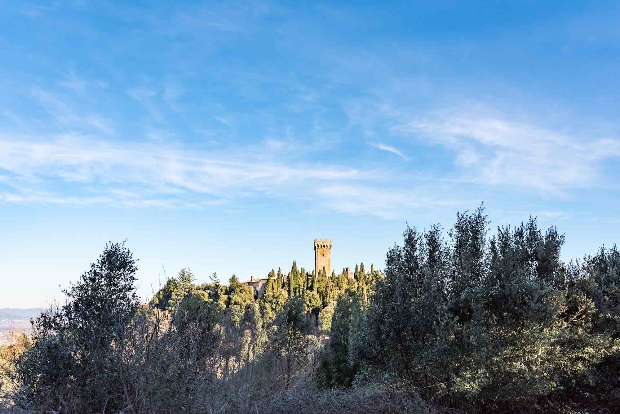 Il castello di Gargonza, borgo fortificato in Toscana tra Arezzo e Siena