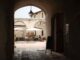 Tavoli all&#039;aperto in Piazza Cairoli del ristorante dell&#039;Hotel La Fortezza a Sorano