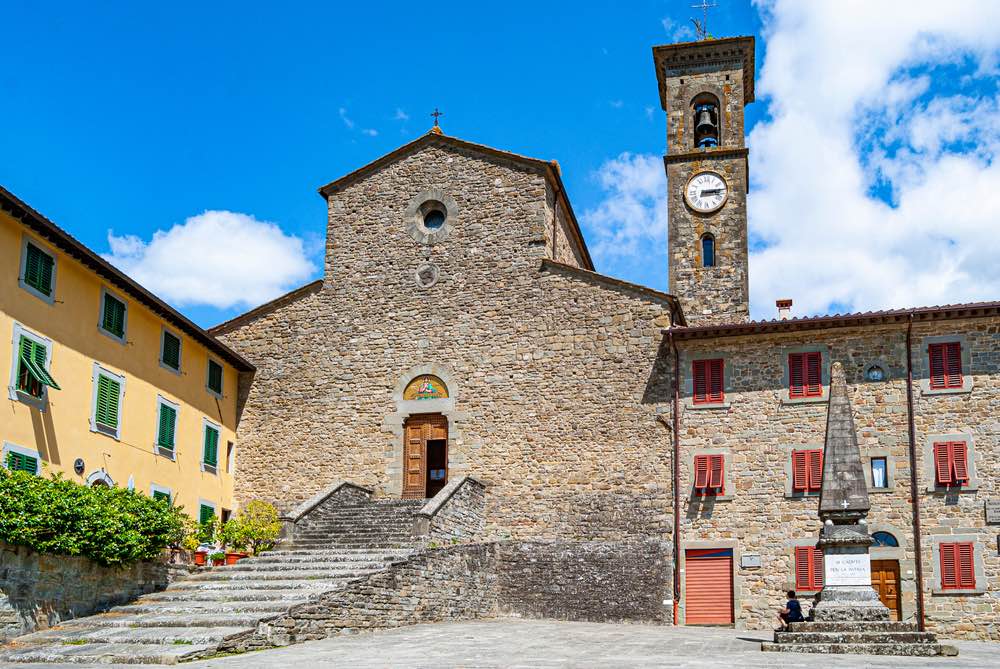 Chiesa principale di San Godenzo, borgo toscano sulla strada per il Passo del Muraglione