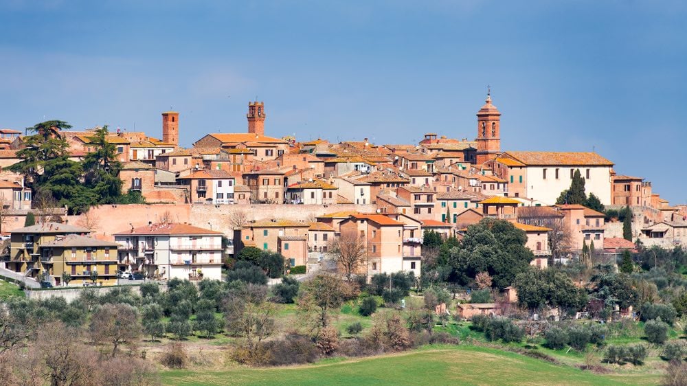 Panorama di Torrita di Siena, borgo toscano medivale