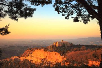 Le Balze di Volterra al tramonto con panorama