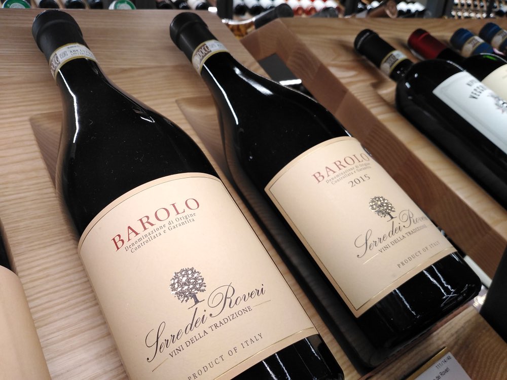 Due bottiglie di Barolo, uno dei vini da collezioni più importanti d'Italia
