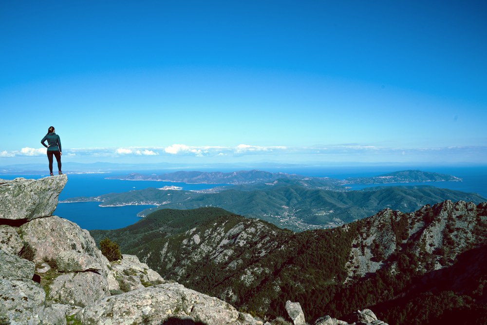 Percorsi di trekking all'Isola d'Elba: panorama a 360° dal Monte Capanne, il più alto dell'isola