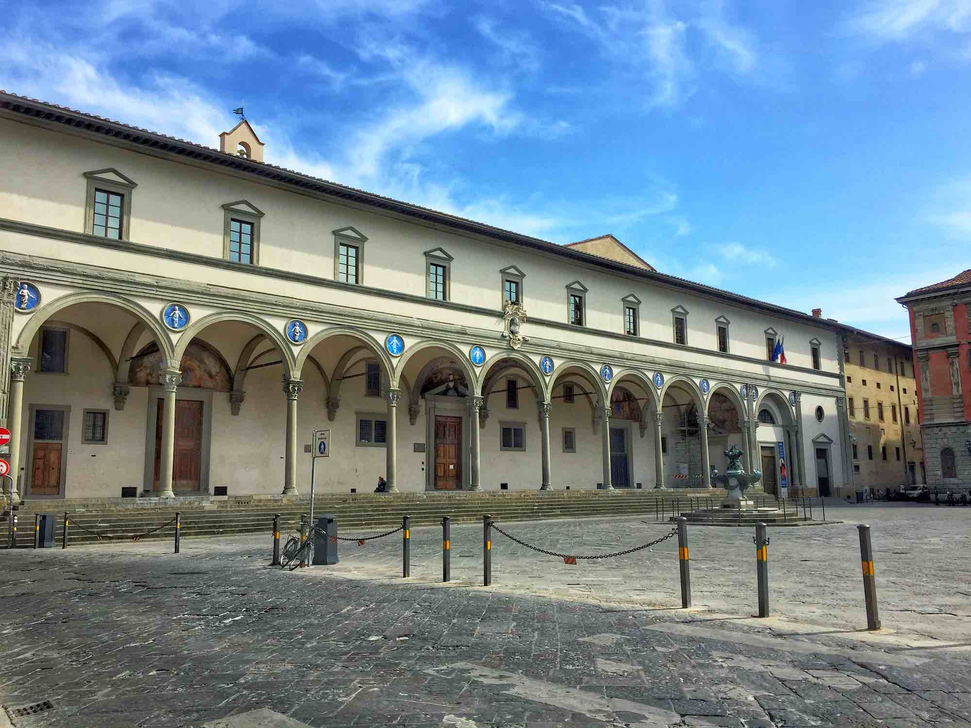 Lo Spedale degli Innocenti a Firenze in Piazza SS Annunziata