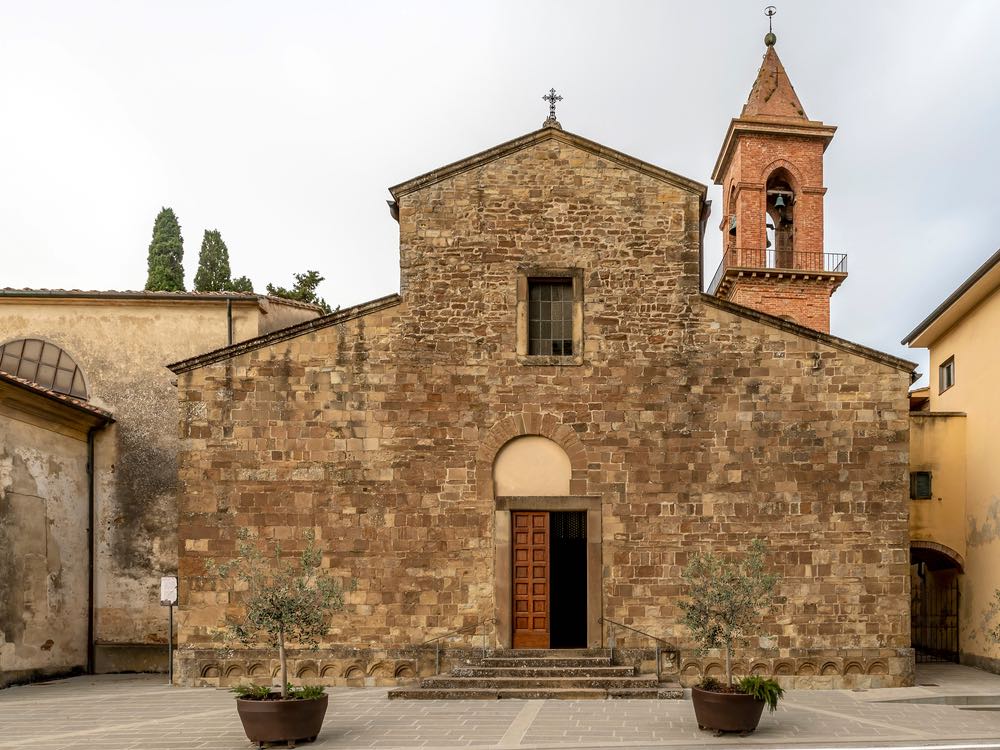 Chiesa di Santa Maria dell'Assunta in Fabbrica nel borgo di Peccioli, Toscana