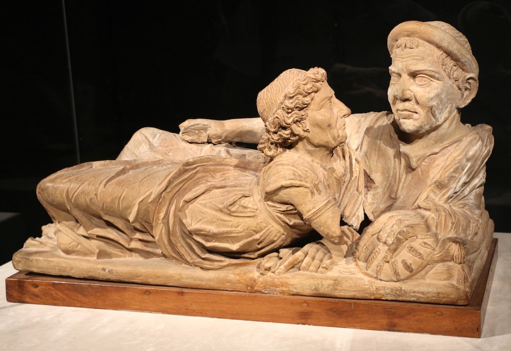 L'Urna degli sposi è un manufatto etrusco di incommensurabile valore nel Museo Guarnacci di Volterra