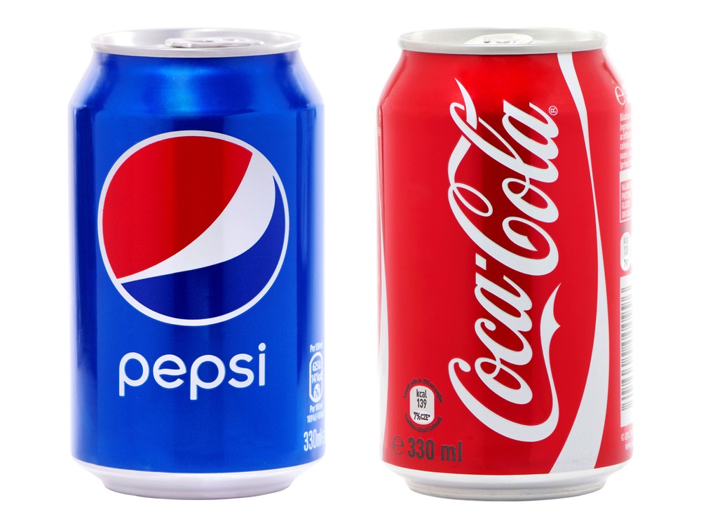 Lattine di Pepsi e Coca Cola
