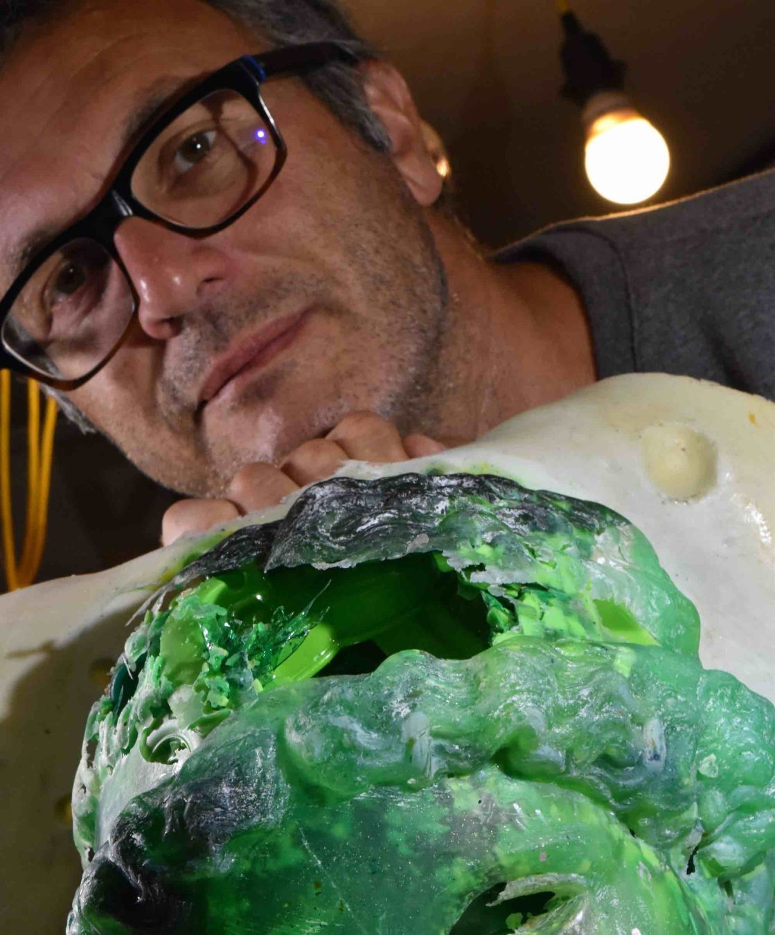 Paolo Nicolai, scultore toscano che dona a materiali di scarto nuova vita